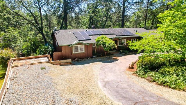 12015 Alta Sierra Dr, Grass Valley, CA 95949