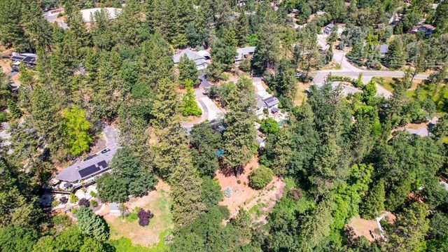 12015 Alta Sierra Dr, Grass Valley, CA 95949