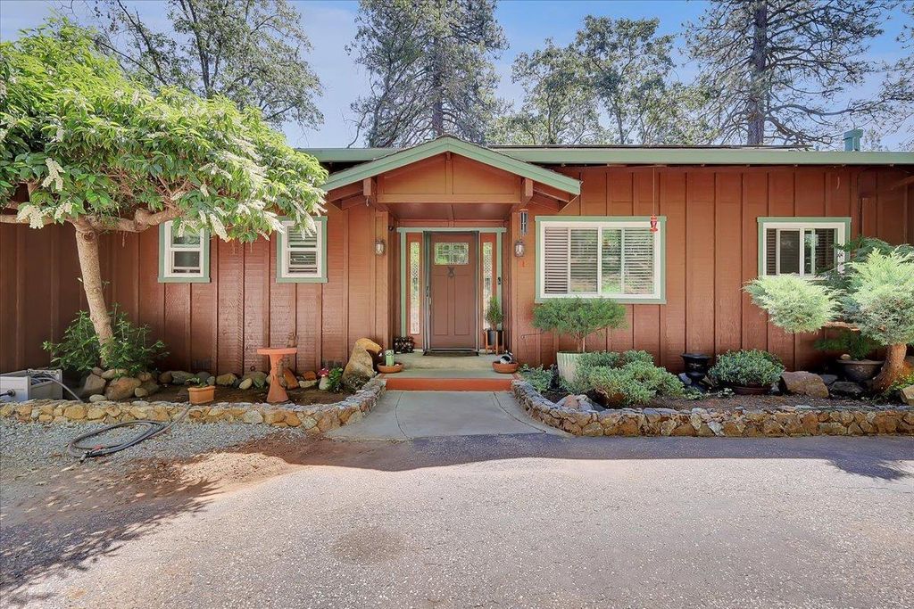 12015 Alta Sierra Dr, Grass Valley, CA 95949