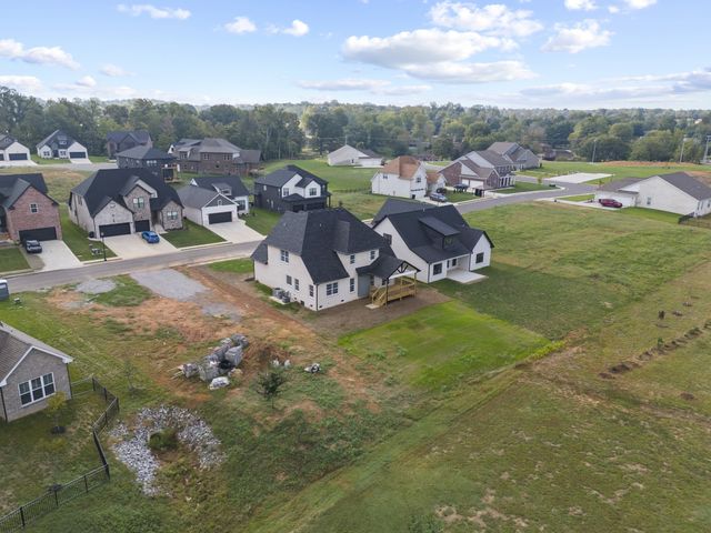 522 Foxglove Ln, Clarksville, TN 37043