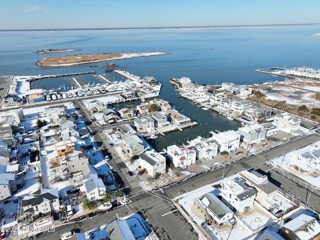 409 3rd Street, Beach Haven, NJ 08008