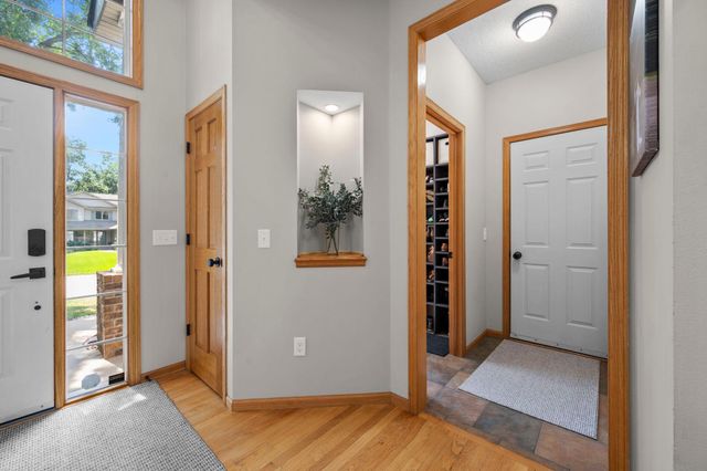 14991 Creditview Drive, Savage, MN 55378
