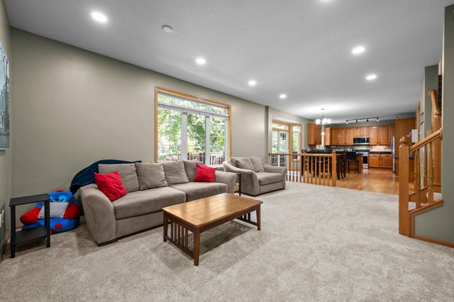 14991 Creditview Drive, Savage, MN 55378