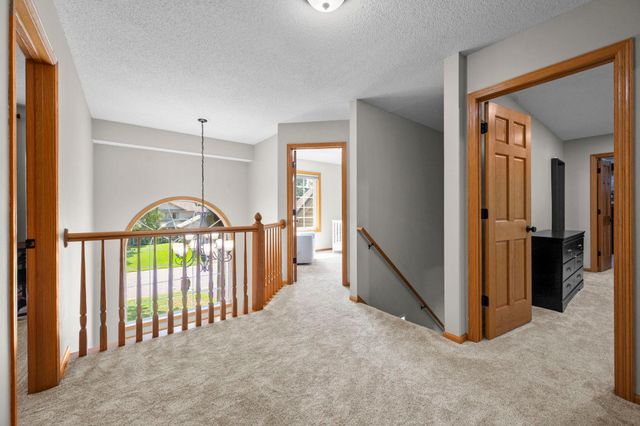 14991 Creditview Drive, Savage, MN 55378
