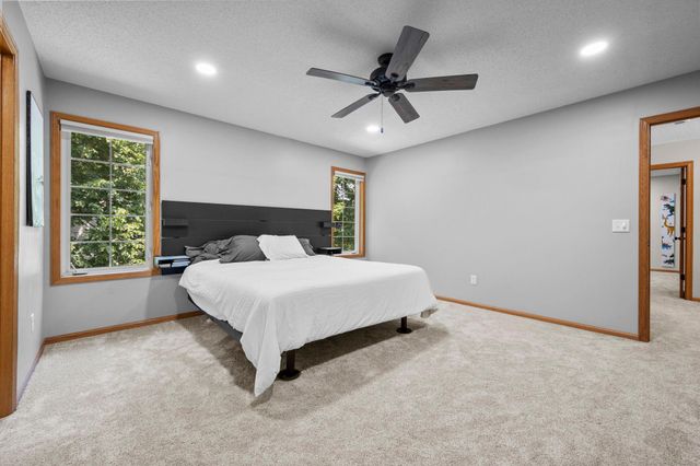 14991 Creditview Drive, Savage, MN 55378