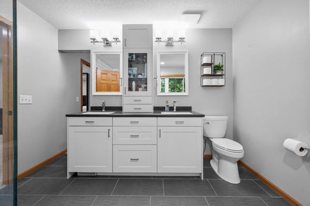 14991 Creditview Drive, Savage, MN 55378