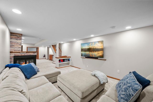 14991 Creditview Drive, Savage, MN 55378