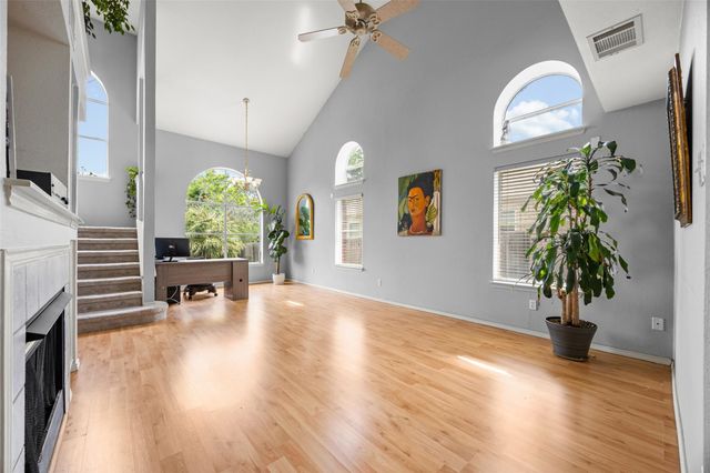 4604 Hoffman DR, Austin, TX 78749
