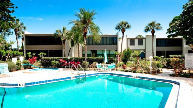 542 542 LAKESIDE DRIVE 542, Bradenton, FL 34210