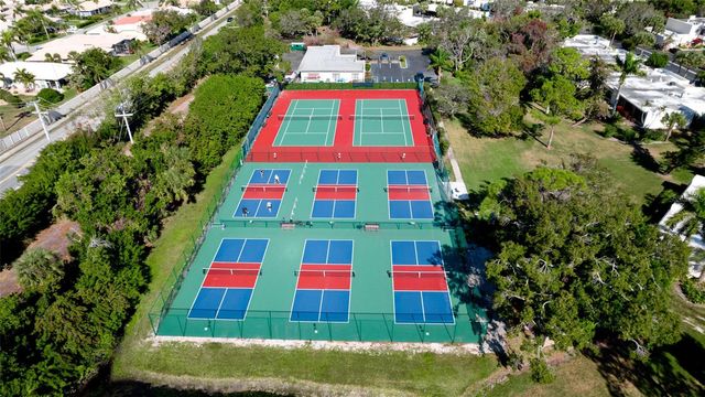 542 542 LAKESIDE DRIVE 542, Bradenton, FL 34210