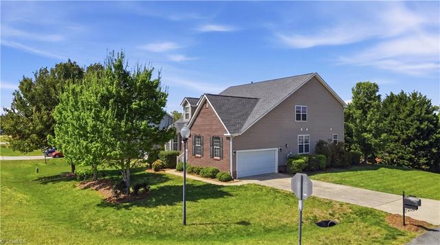 319 Ironwood Drive, Thomasville, NC 27360