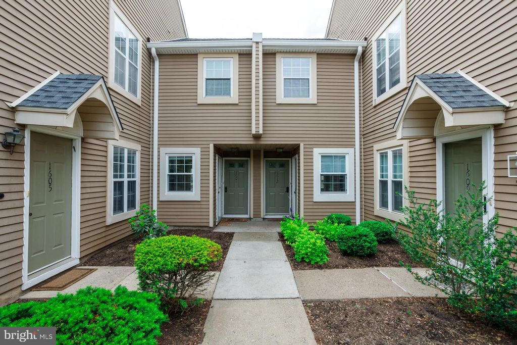 1607 SOCIETY PL, Newtown, PA 18940
