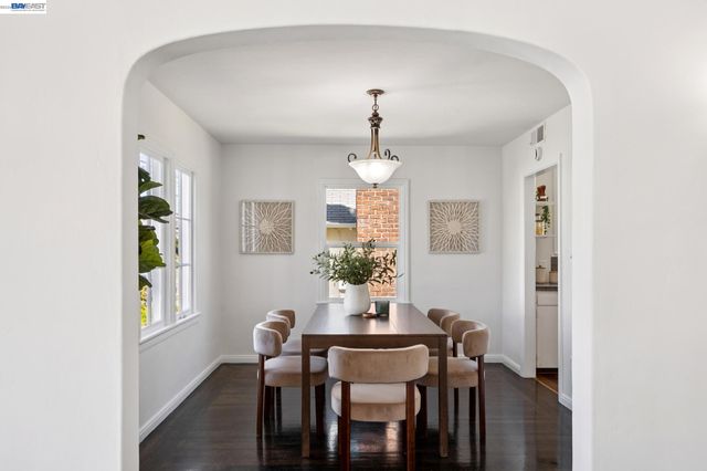 3039 Kansas St, Oakland, CA 94602