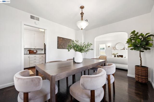 3039 Kansas St, Oakland, CA 94602