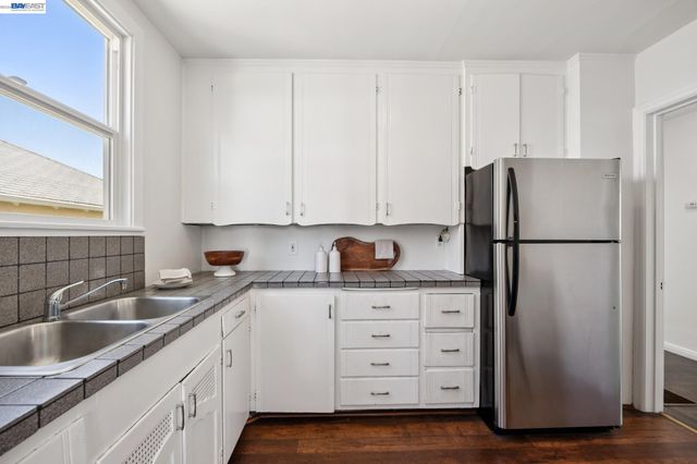 3039 Kansas St, Oakland, CA 94602