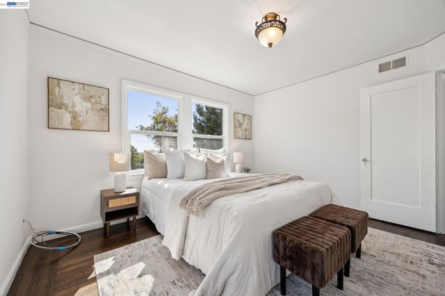 3039 Kansas St, Oakland, CA 94602