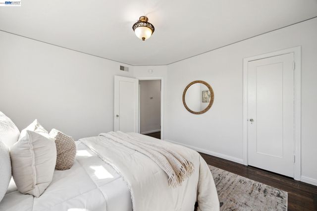 3039 Kansas St, Oakland, CA 94602