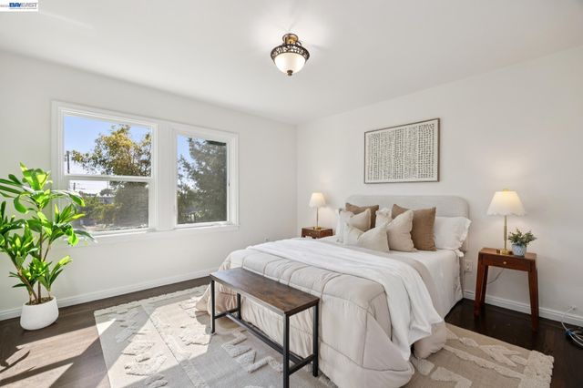 3039 Kansas St, Oakland, CA 94602