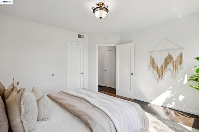 3039 Kansas St, Oakland, CA 94602