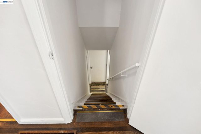 3039 Kansas St, Oakland, CA 94602
