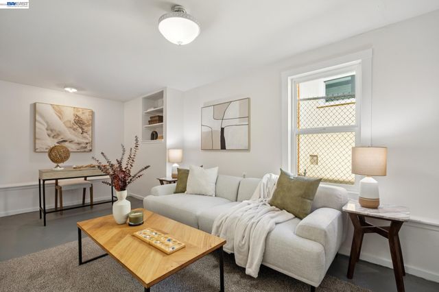 3039 Kansas St, Oakland, CA 94602