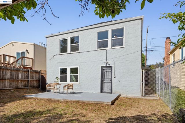 3039 Kansas St, Oakland, CA 94602