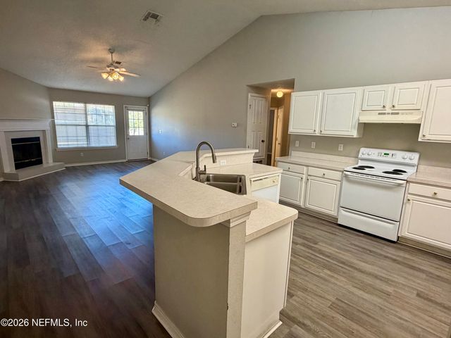 1414 HAWKS CREST Drive, Middleburg, FL 32068