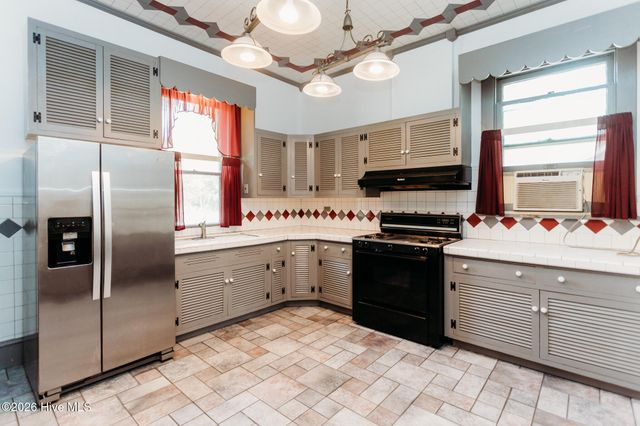301 Whitehead Avenue NE, Wilson, NC 27893