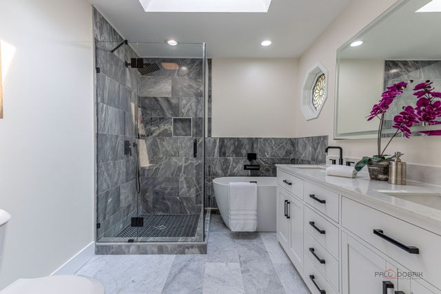 300 6th Street, Wheeling, IL 60090