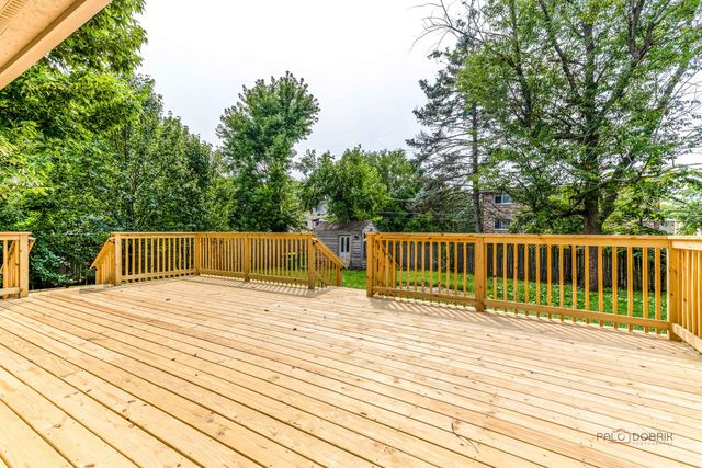 300 6th Street, Wheeling, IL 60090