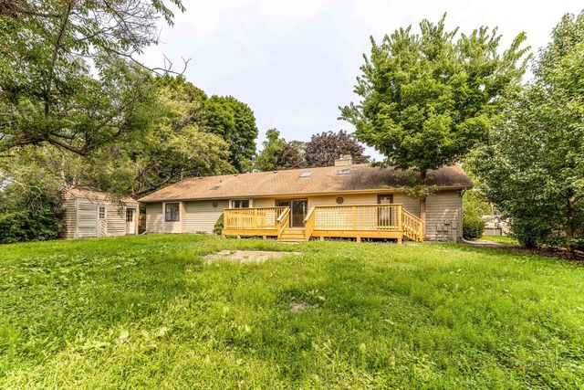 300 6th Street, Wheeling, IL 60090