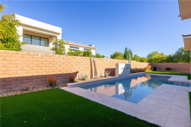26 Cranberry Cove Court, Las Vegas, NV 89135