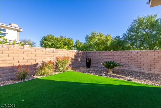 26 Cranberry Cove Court, Las Vegas, NV 89135