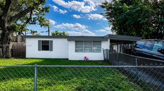 5632 SW 39th Street, West Park, FL 33023