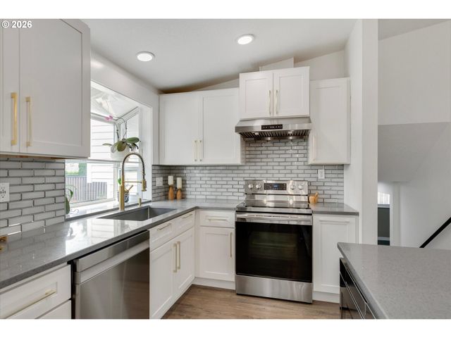 2112 Nw 15TH Ct, Gresham, OR 97030