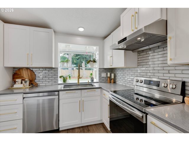 2112 Nw 15TH Ct, Gresham, OR 97030