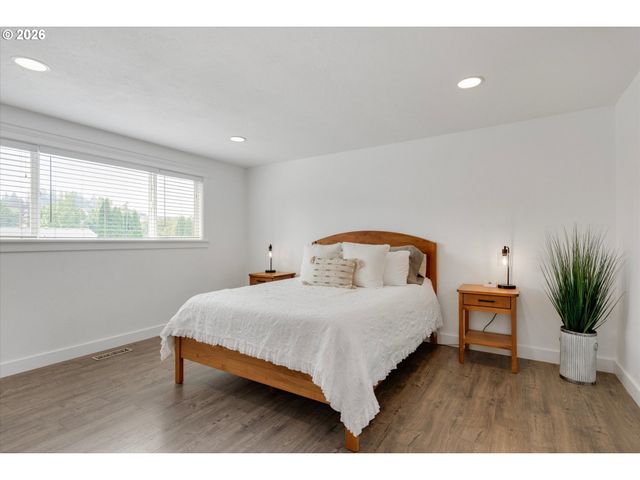 2112 Nw 15TH Ct, Gresham, OR 97030