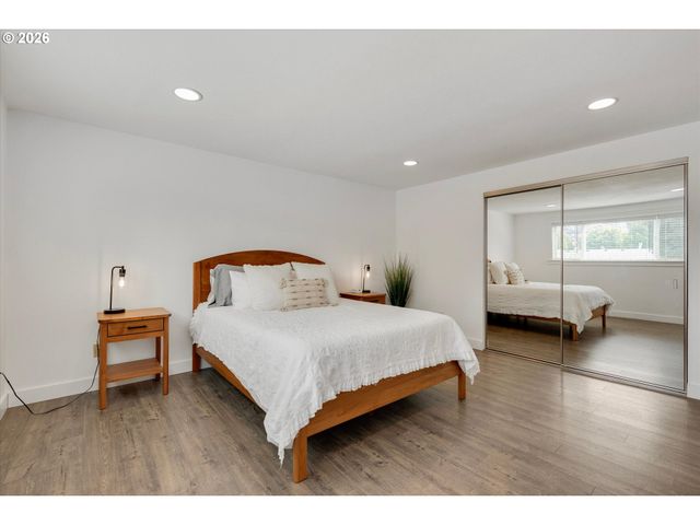 2112 Nw 15TH Ct, Gresham, OR 97030