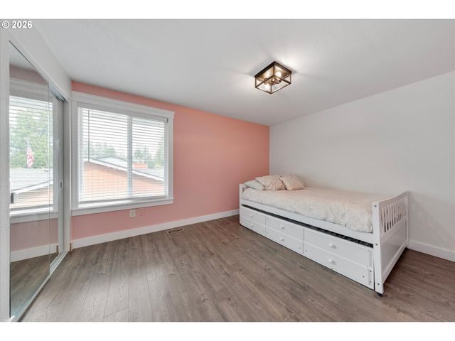 2112 Nw 15TH Ct, Gresham, OR 97030