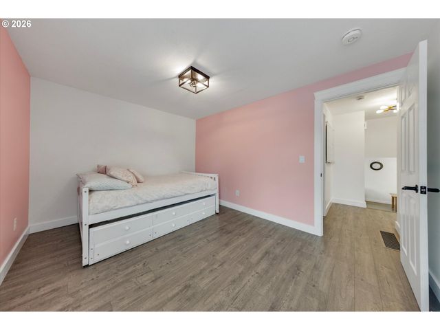 2112 Nw 15TH Ct, Gresham, OR 97030