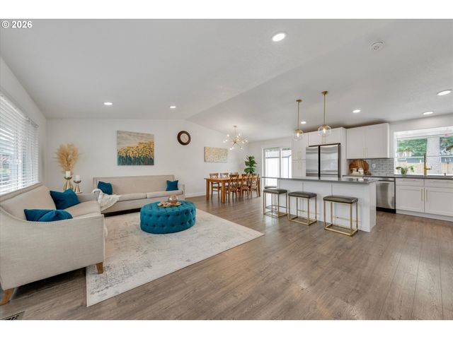 2112 Nw 15TH Ct, Gresham, OR 97030