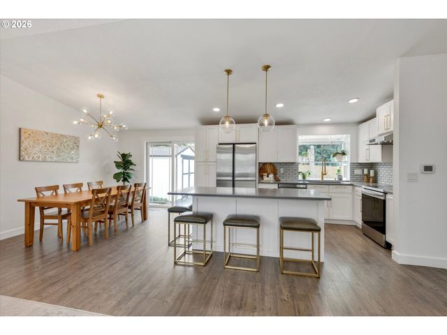 2112 Nw 15TH Ct, Gresham, OR 97030