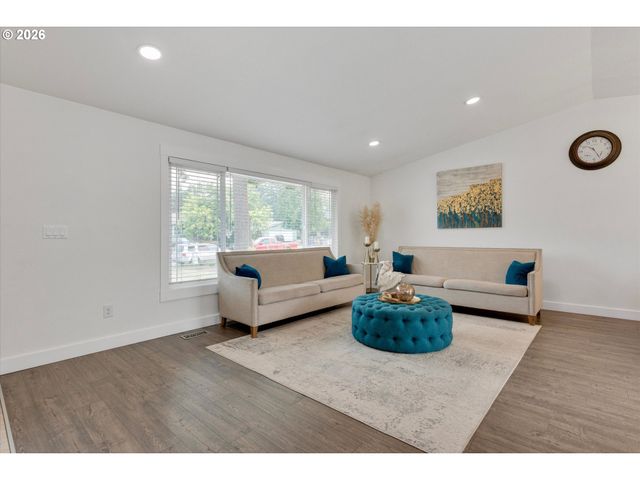 2112 Nw 15TH Ct, Gresham, OR 97030