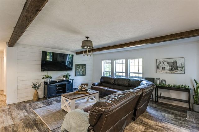 31193 Palimino Drive, Tecumseh, OK 74873