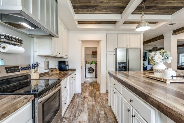 31193 Palimino Drive, Tecumseh, OK 74873