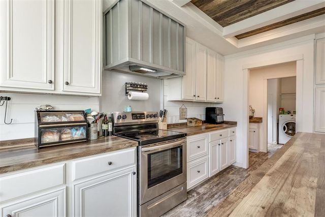 31193 Palimino Drive, Tecumseh, OK 74873