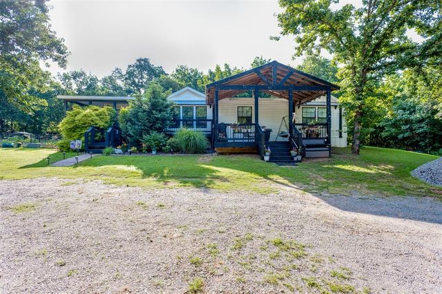 31193 Palimino Drive, Tecumseh, OK 74873