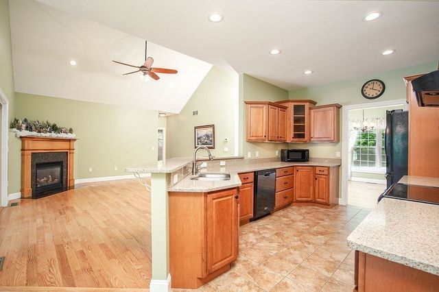 5 Red Bridge Ln, South Hadley, MA 01075