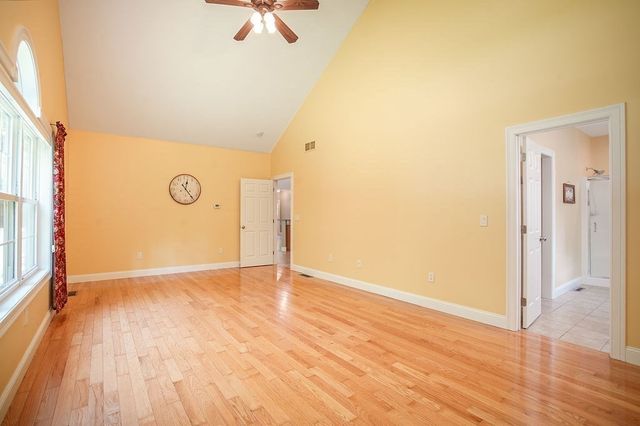 5 Red Bridge Ln, South Hadley, MA 01075