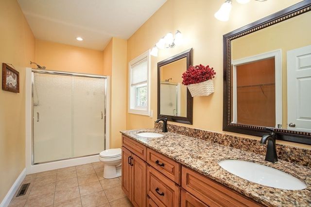 5 Red Bridge Ln, South Hadley, MA 01075
